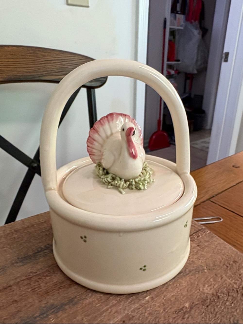 Fitz and Floyd Cream Ceramic Basket with Pink-Accented Turkey Lid